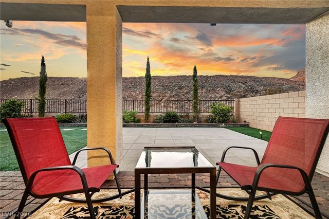 72 Navajo Bridge Lane, Henderson, NV 89011