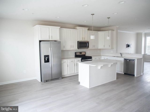 10334 VISTA MEADOW WAY, Lanham, MD 20706