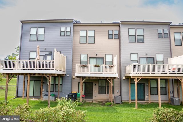 10334 VISTA MEADOW WAY, Lanham, MD 20706