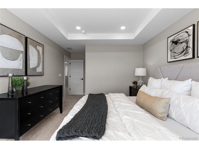 2074 S Holly St 2, Denver, CO 80222