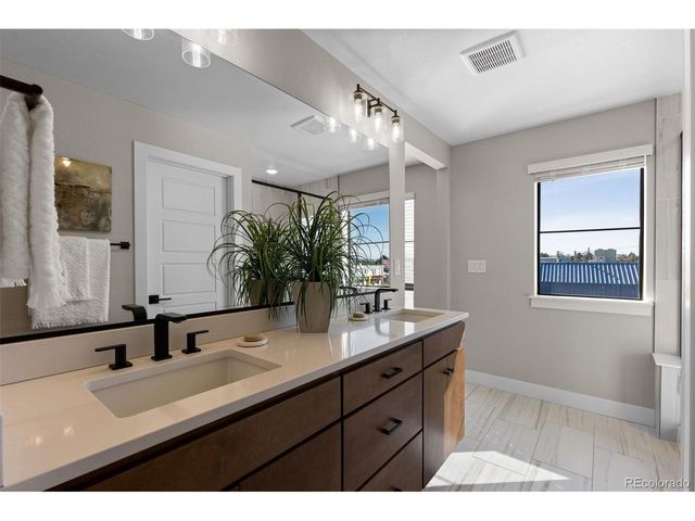 2074 S Holly St 2, Denver, CO 80222