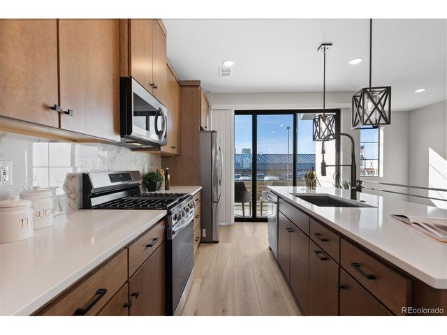 2074 S Holly St 2, Denver, CO 80222