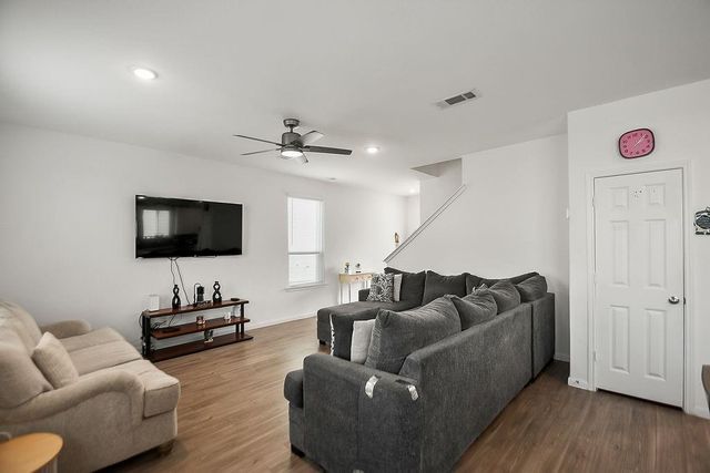 7327 Madison Commons Lane, Houston, TX 77075