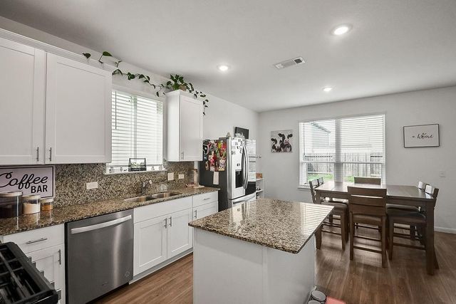 7327 Madison Commons Lane, Houston, TX 77075