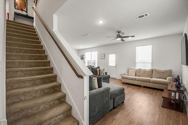 7327 Madison Commons Lane, Houston, TX 77075