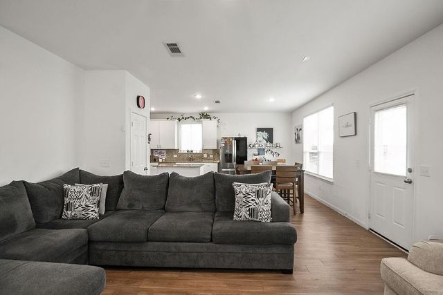 7327 Madison Commons Lane, Houston, TX 77075