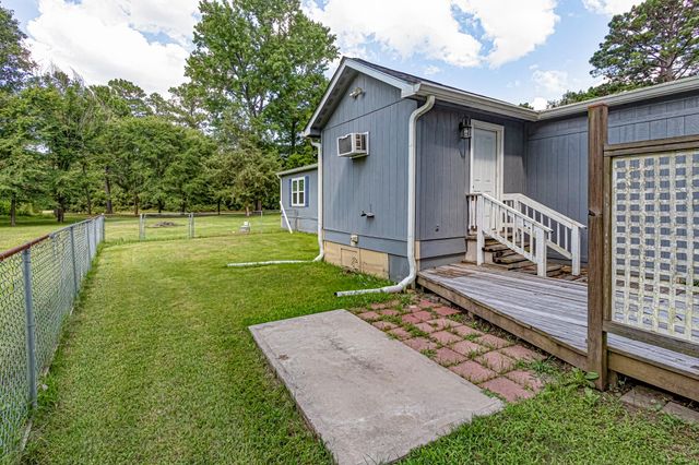 142 Hounds Chase Drive, Trinity, TX 75862