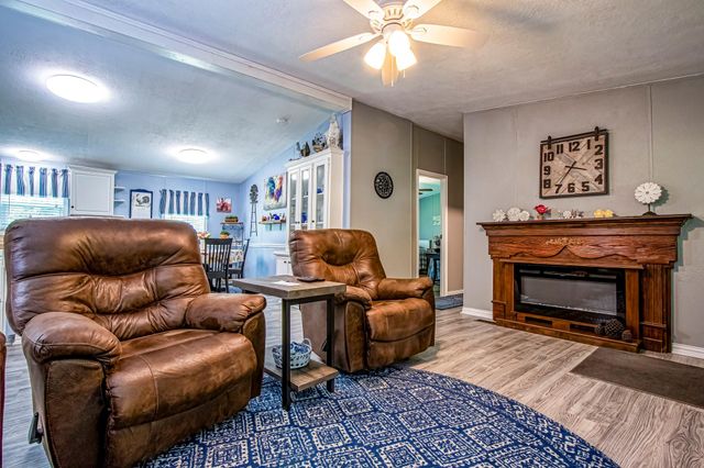 142 Hounds Chase Drive, Trinity, TX 75862