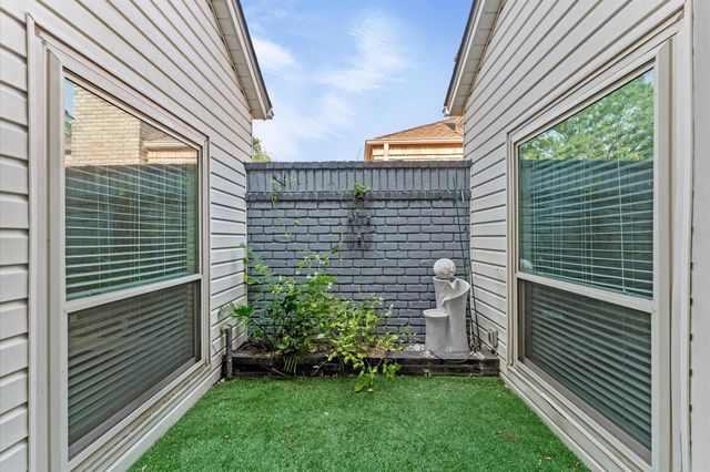 11611 Aspenway Drive, Houston, TX 77070