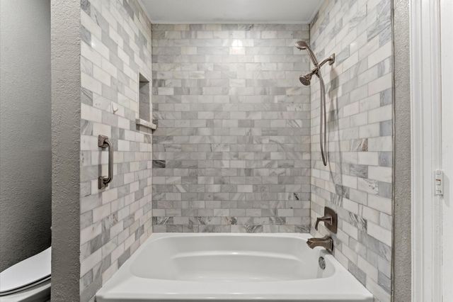 11611 Aspenway Drive, Houston, TX 77070