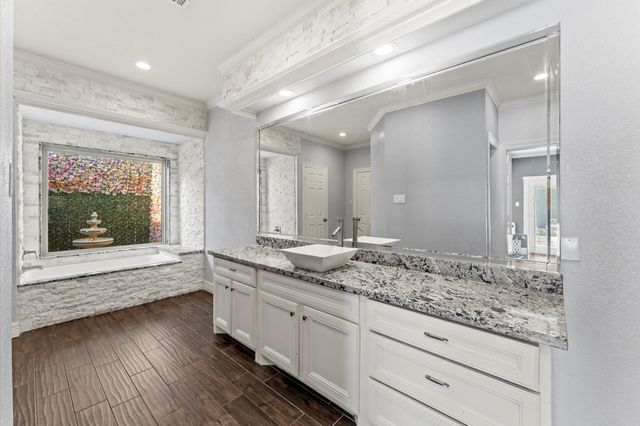 11611 Aspenway Drive, Houston, TX 77070