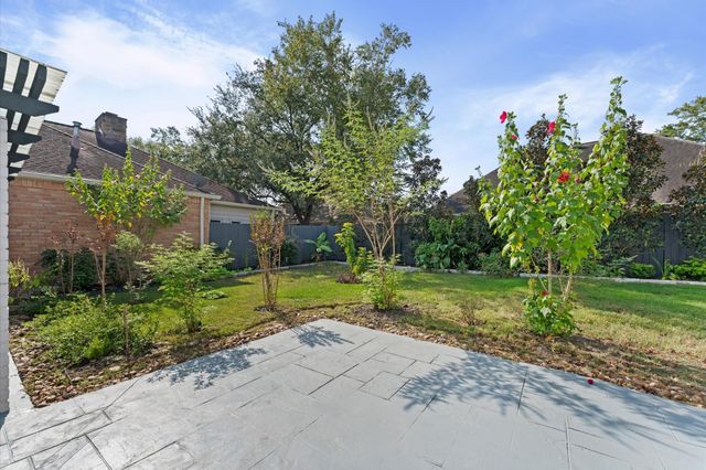 11611 Aspenway Drive, Houston, TX 77070