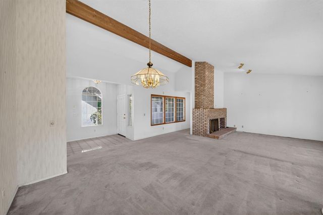1437 E Goshen Avenue, Fresno, CA 93720