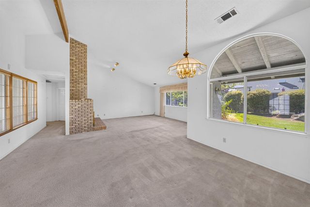 1437 E Goshen Avenue, Fresno, CA 93720