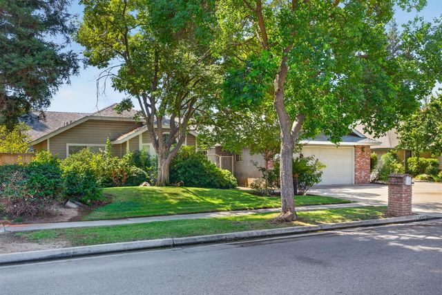 1437 E Goshen Avenue, Fresno, CA 93720