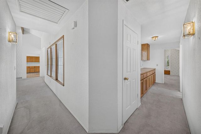 1437 E Goshen Avenue, Fresno, CA 93720