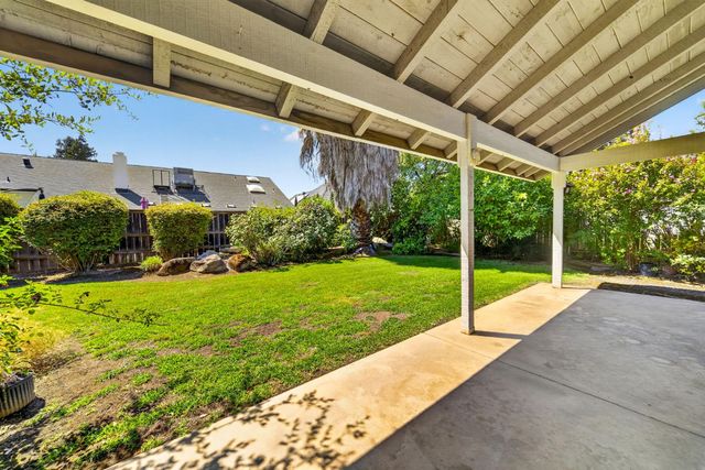 1437 E Goshen Avenue, Fresno, CA 93720