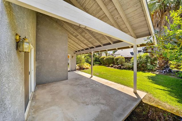 1437 E Goshen Avenue, Fresno, CA 93720