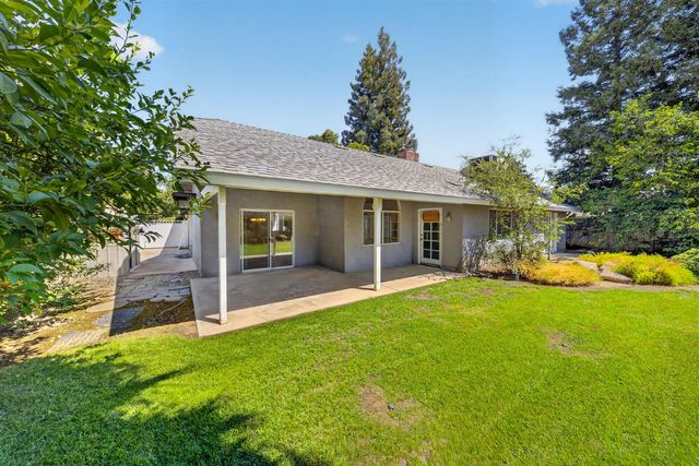 1437 E Goshen Avenue, Fresno, CA 93720