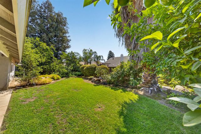 1437 E Goshen Avenue, Fresno, CA 93720