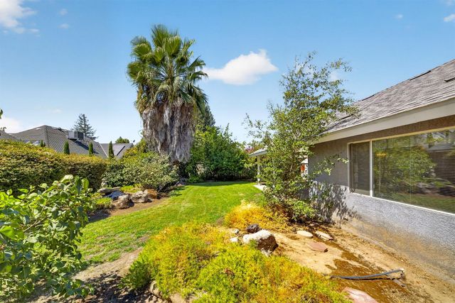 1437 E Goshen Avenue, Fresno, CA 93720