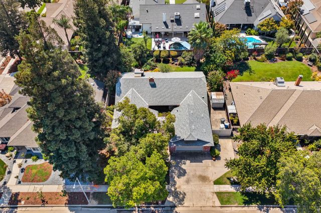 1437 E Goshen Avenue, Fresno, CA 93720