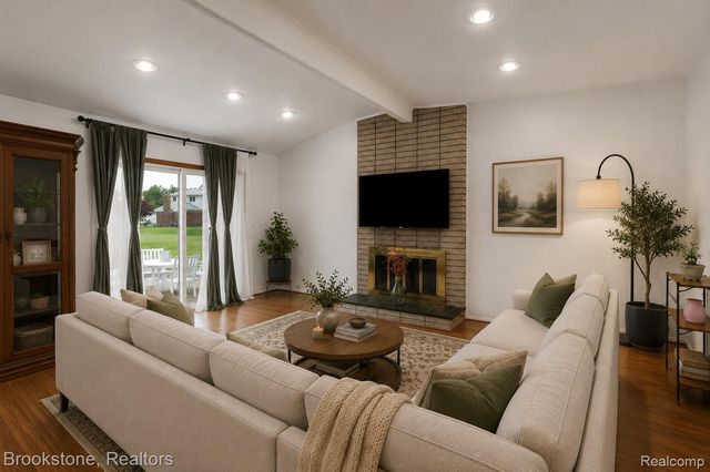 27299 Hystone Drive, Farmington Hills, MI 48334