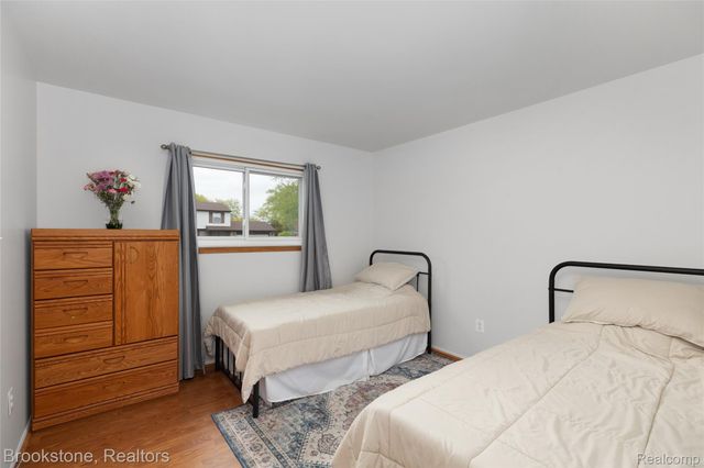27299 Hystone Drive, Farmington Hills, MI 48334