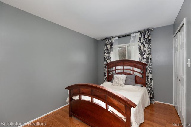 27299 Hystone Drive, Farmington Hills, MI 48334