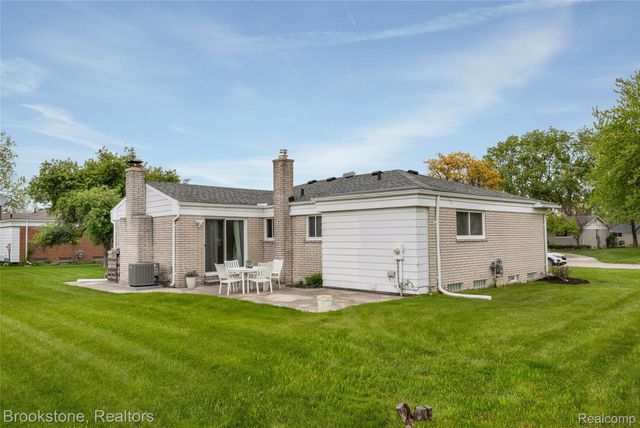27299 Hystone Drive, Farmington Hills, MI 48334