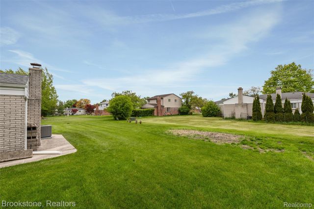 27299 Hystone Drive, Farmington Hills, MI 48334