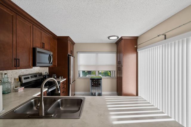 3325 SW Sunset Trace Circle, Palm City, FL 34990