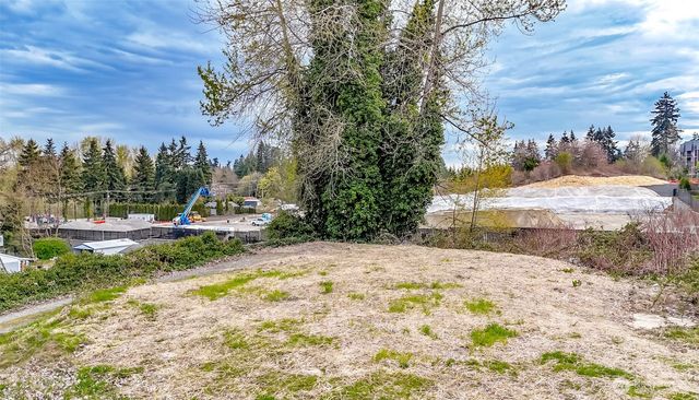 1725 Meridian Avenue E, Edgewood, WA 98371