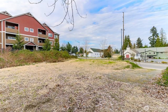 1725 Meridian Avenue E, Edgewood, WA 98371