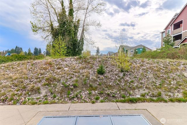 1725 Meridian Avenue E, Edgewood, WA 98371