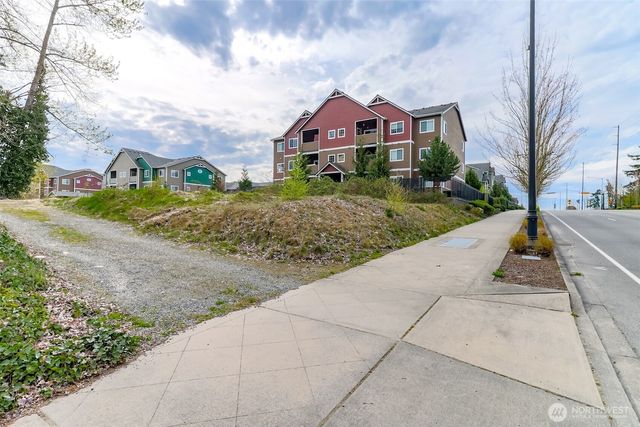1725 Meridian Avenue E, Edgewood, WA 98371