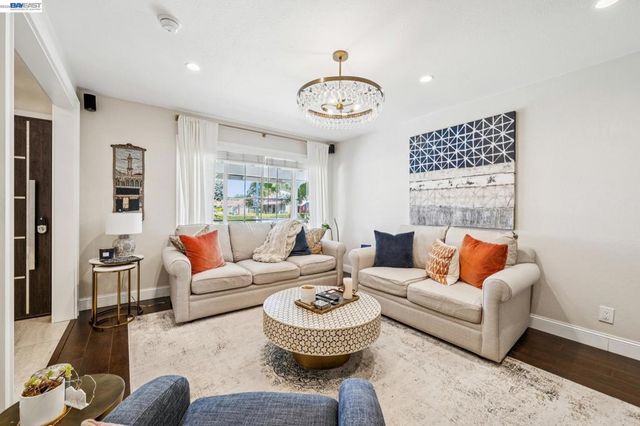 2485 Medallion Dr, Union City, CA 94587