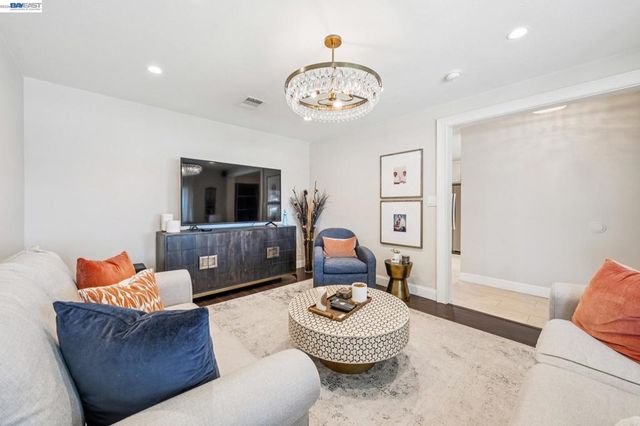 2485 Medallion Dr, Union City, CA 94587