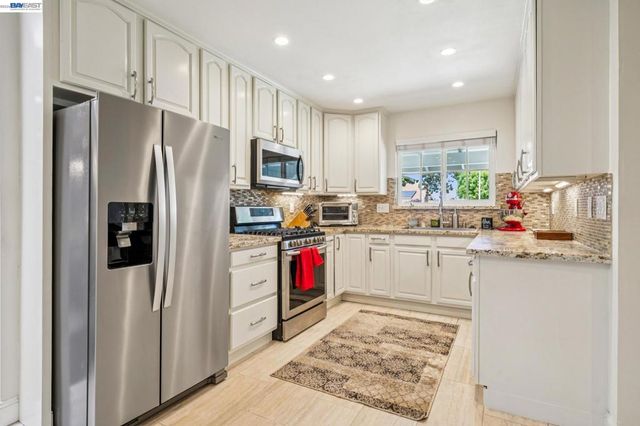 2485 Medallion Dr, Union City, CA 94587