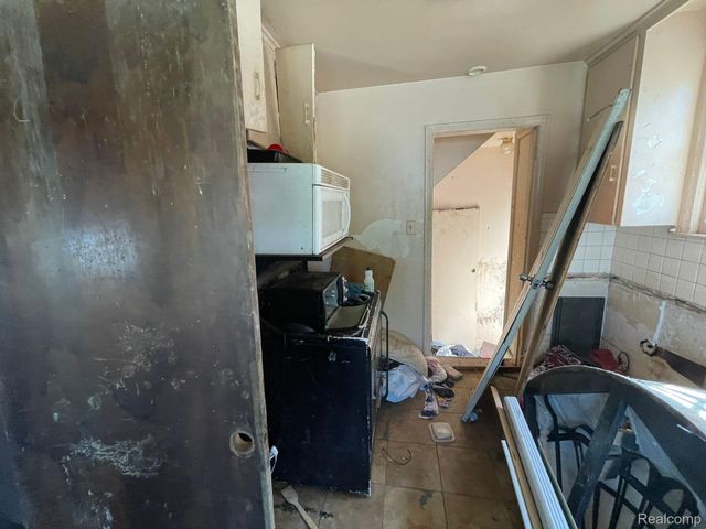 14702 CEDARGROVE Street, Detroit, MI 48205