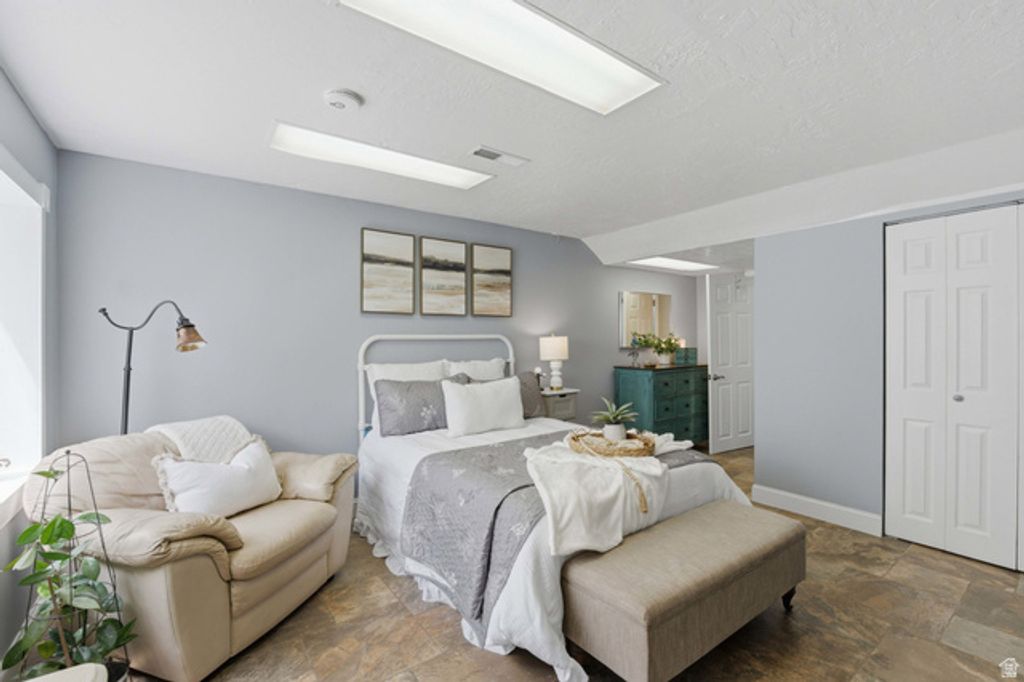 Image 13 of property listing at 4305 S HAVERFORD CT, Taylorsville, UT 84123