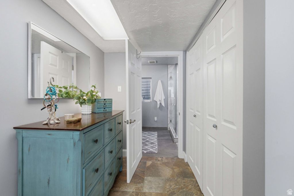 Image 17 of property listing at 4305 S HAVERFORD CT, Taylorsville, UT 84123