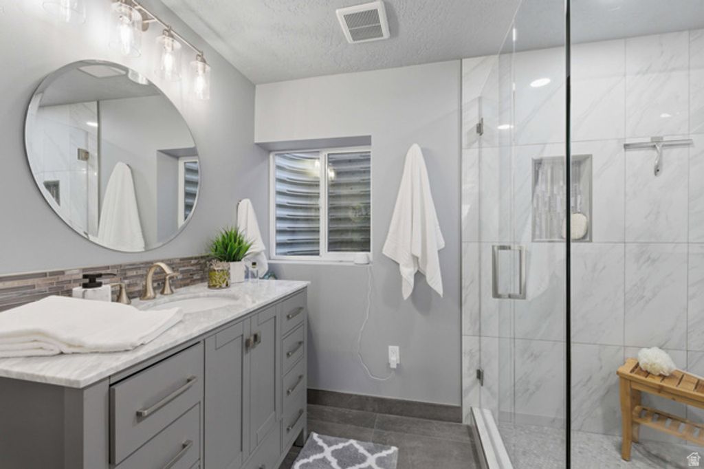 Image 4 of property listing at 4305 S HAVERFORD CT, Taylorsville, UT 84123