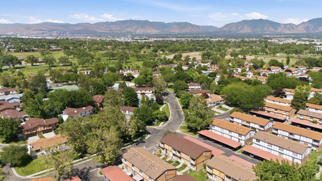 Image 37 of property listing at 4305 S HAVERFORD CT, Taylorsville, UT 84123