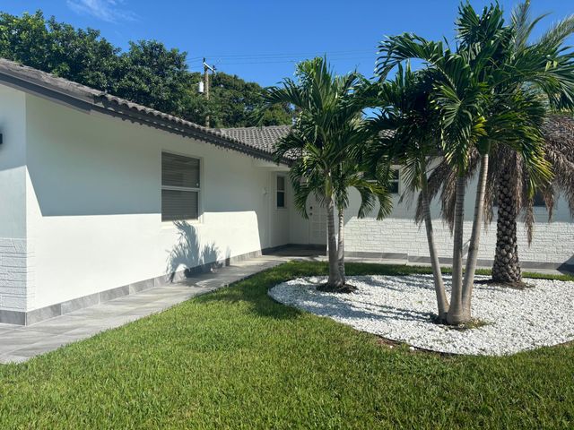 1831 EAST Court, Lake Clarke Shores, FL 33406