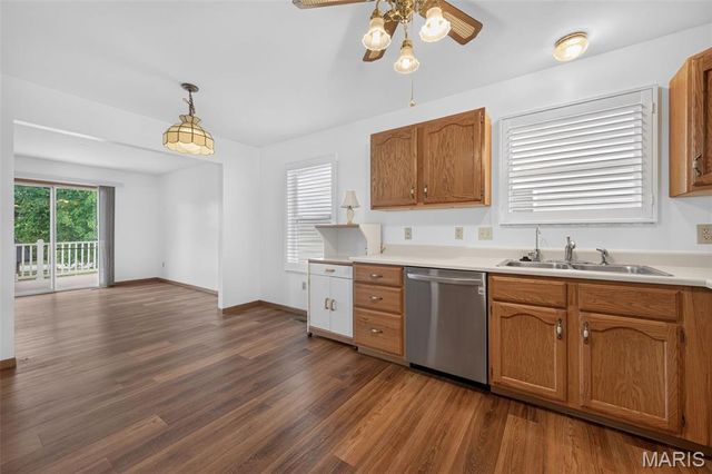 3220 Mehl Crossing Court, Mehlville, MO 63129