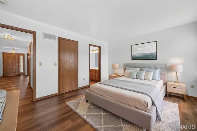 3220 Mehl Crossing Court, Mehlville, MO 63129