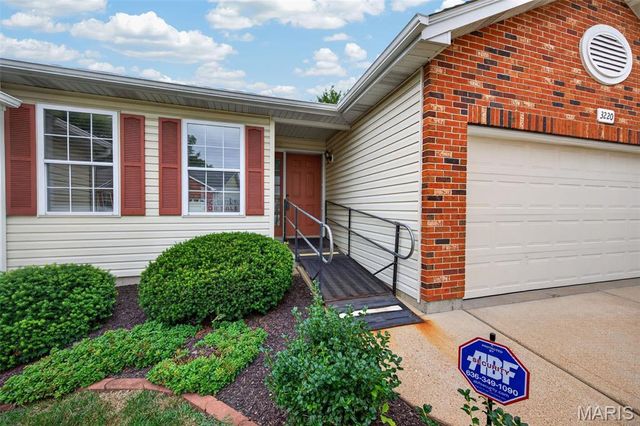 3220 Mehl Crossing Court, Mehlville, MO 63129