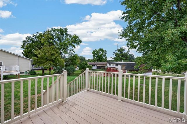 3220 Mehl Crossing Court, Mehlville, MO 63129