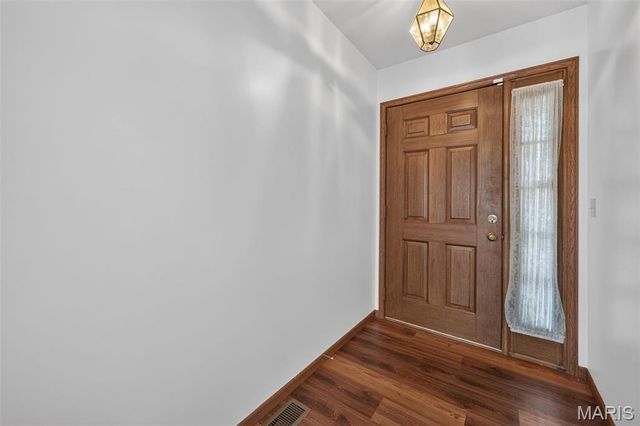 3220 Mehl Crossing Court, Mehlville, MO 63129